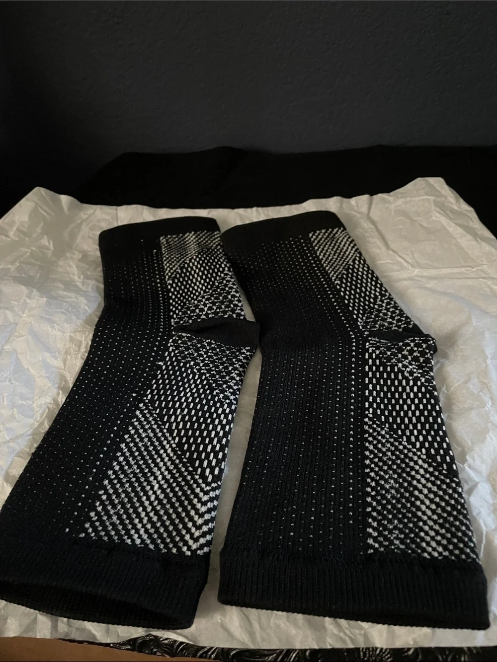 Black & White Geometric compression socks with open toes